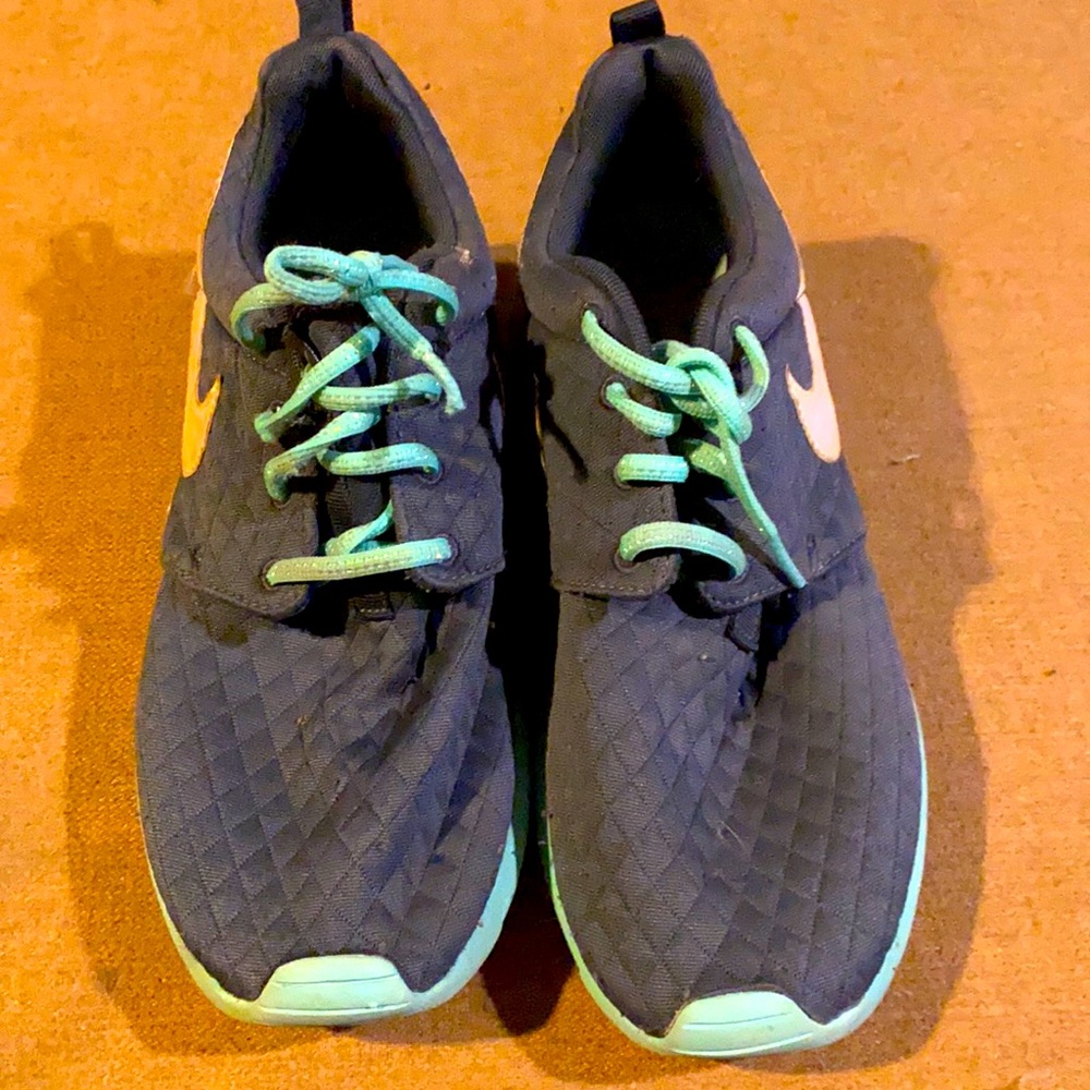 Nike roshe women’s shoes